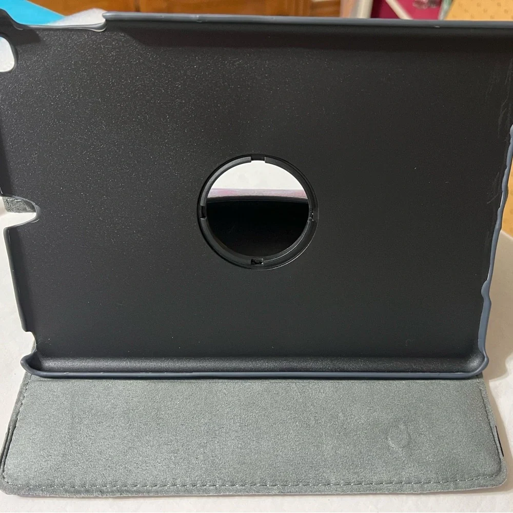 Finite iPad 9.7 inch Multi-Angle Viewing Purple Heart Design Tablet Case